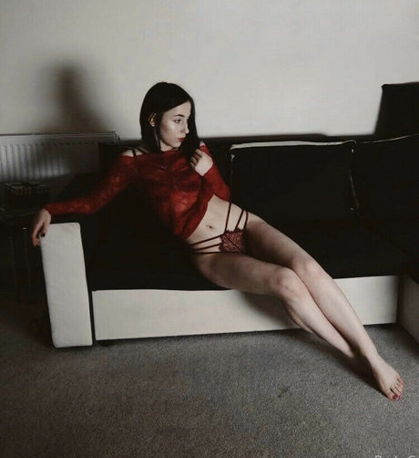 dreamybrunettegirl nudes only fans