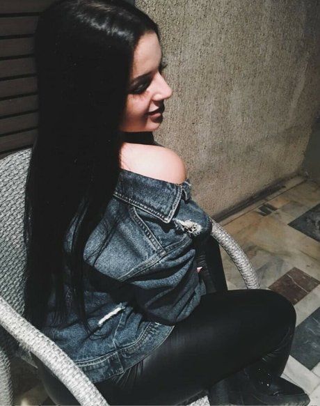 Theodwra Drinia onlyfans photos