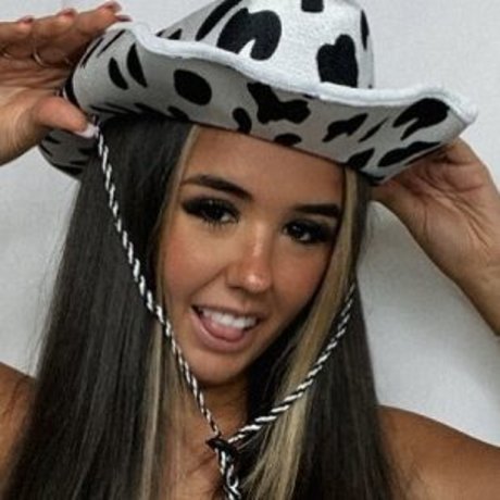 Lucie18 onlyfans model images