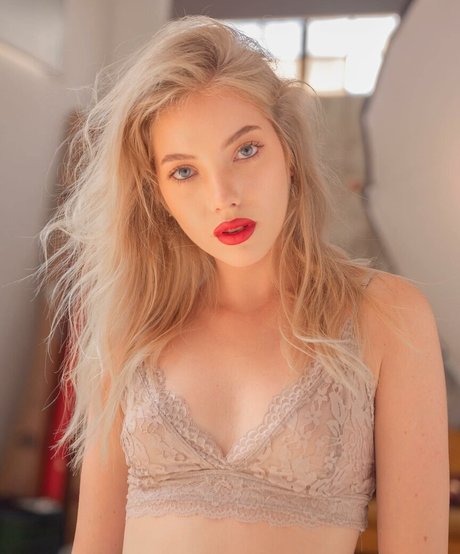 Bella Zelentsova nude onlyfans porn