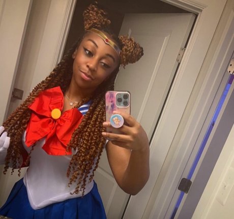 JazzyGunz feet onlyfans