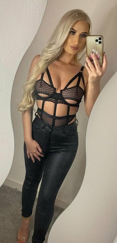 Rachel Cunningham topless onlyfans