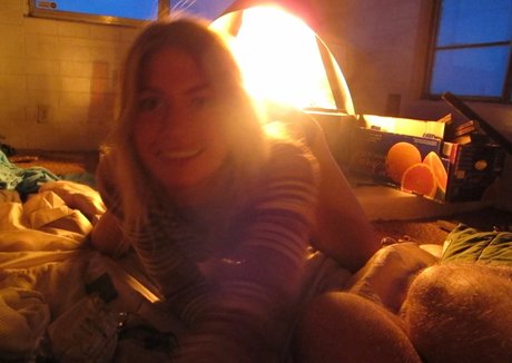 Annie McGinty feet onlyfans