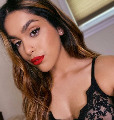 Henna Sharee only fans