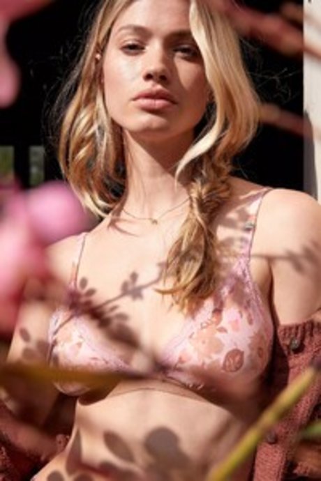 Maggie Rawlins nude porn onlyfans