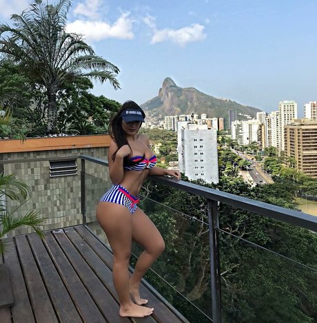 Isabella Pinheiro on onlyfans