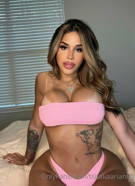 Italia Arianna onlyfans model photo