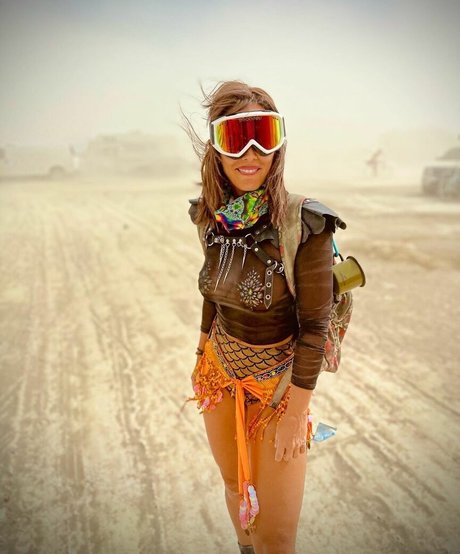 Maria Elisa Camargo onlyfans nude leak