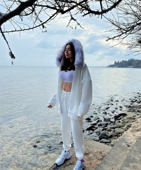 Alena Omovich only fans leak nude