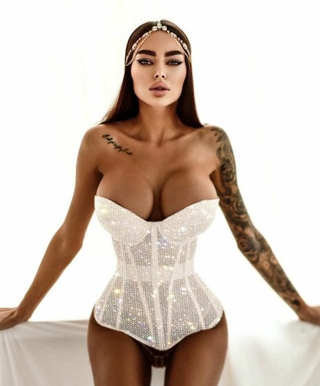 Alena Omovich onlyfans leak sex