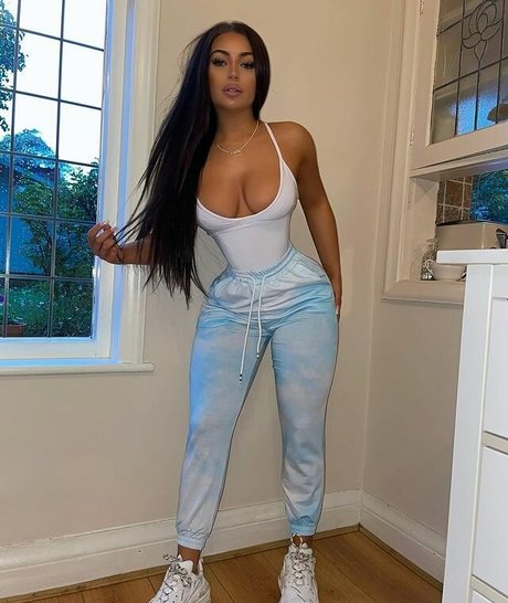 Kate Isobel Daisy onlyfans nudes