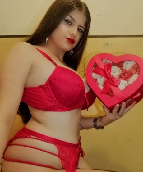 ale official100 onlyfans public photos