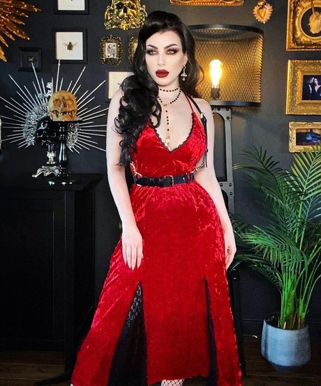 Threnody In Velvet nudes onlyfans leaks