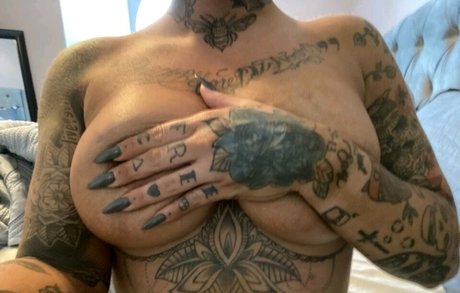 Alyssadoesntboost onlyfans leaks porn