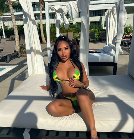 lissythedoll onlyfans images