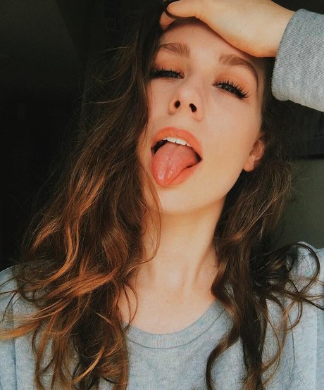 Seen Ellbats onlyfans porn leak