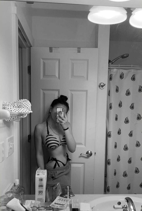 Lauren Suzaanne onlyfans leak ass