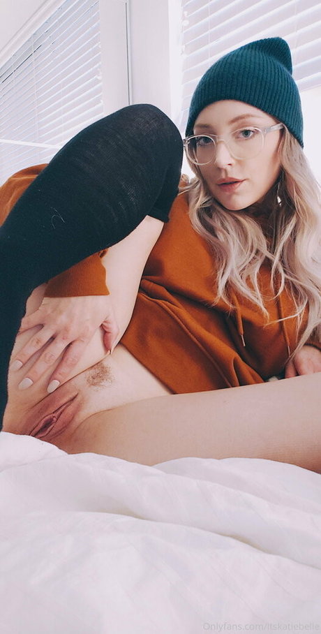 blonde famous onlyfans pornos render