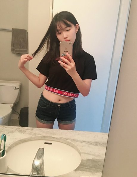 Yoojin onlyfans leaks.