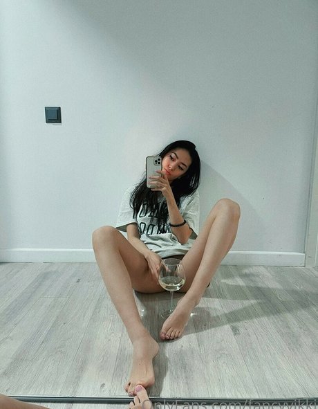 FancyVikki only fans leak nude