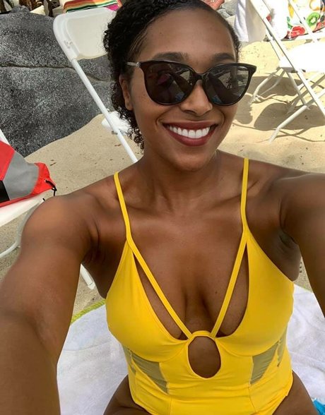 Dr Ebonie Vincent naked onlyfans