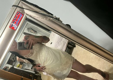 Little Doll onlyfans leaks