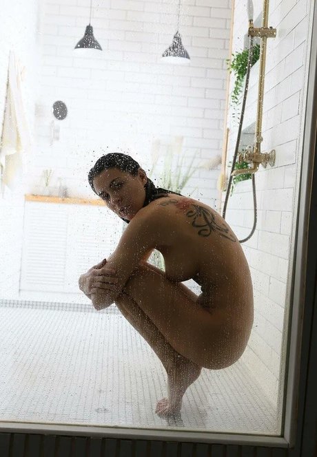 Alice Kelly onlyfans leams