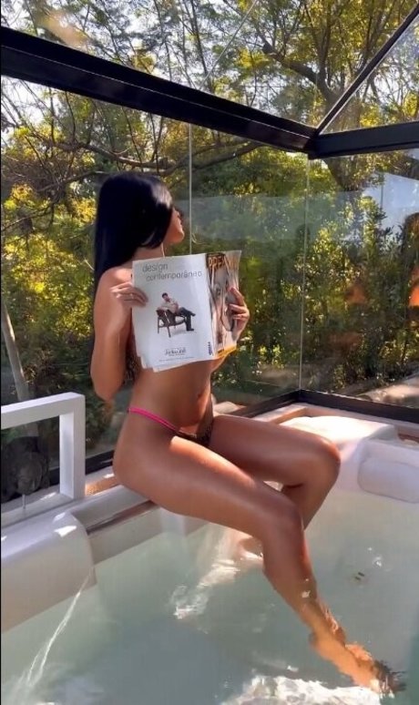 Victoria Medeiros onlyfans leak