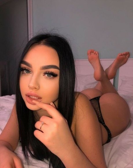 xrebeccasss nude onlyfans