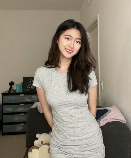 Vkimm onlyfans model