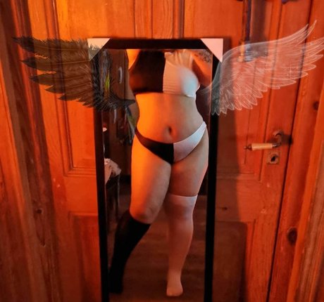 firefliesirl onlyfans free content