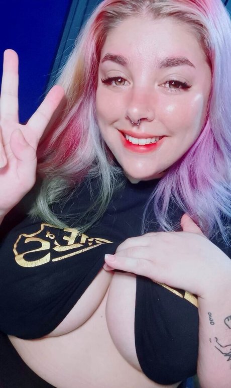 chubby slut onlyfans beautiful naked self-portrait