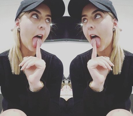 Kellykoopman boobs onlyfans