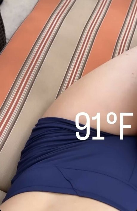 Ashleelyn__ naked onlyfans leaks