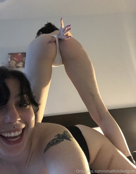 smalltiddiedgoth leaked onlyfans nudes