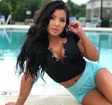 Leah Jaymes onlyfans naked