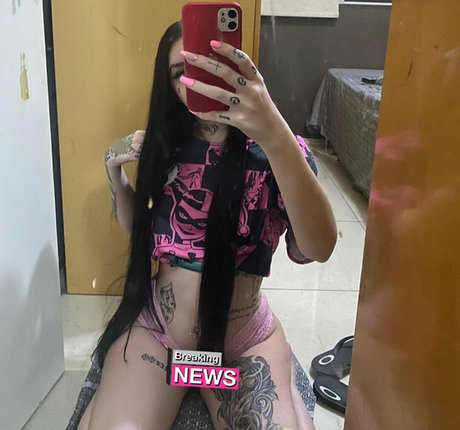 Clarapixys onlyfans model images