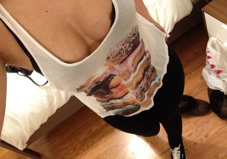 Elizabeth Barela nude onlyfans