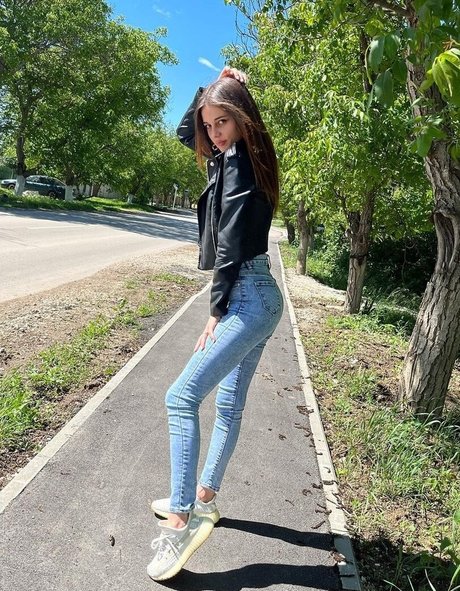 Malyshka lubov onlyfans post