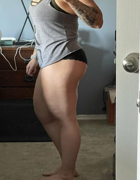 Holy Elle onlyfans topless