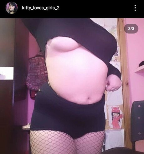 Kitty Loves Girls 2 only fans free