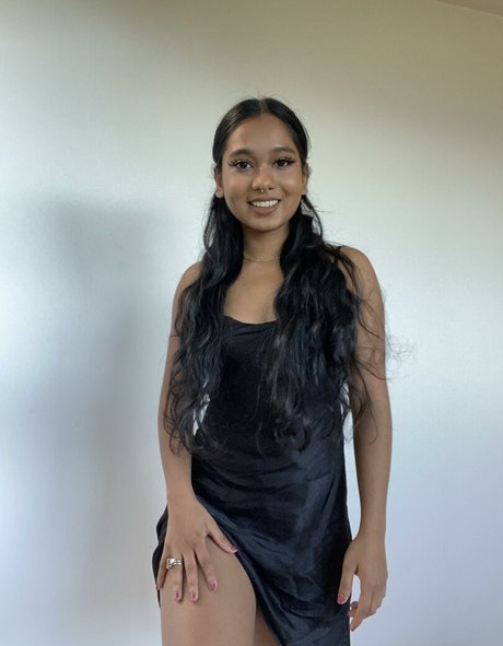 Mia Z only fans naked