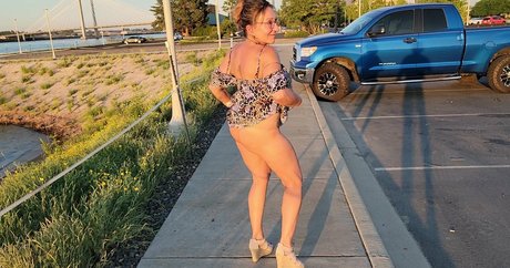 BikiniMilfMom55 leaked onlyfans.