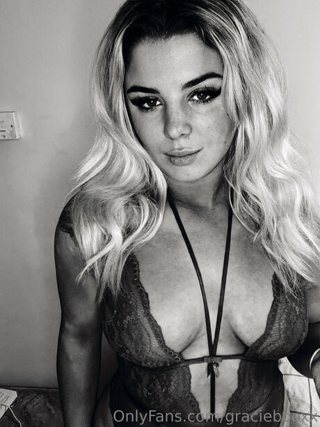 Graciebooxx nude only fans