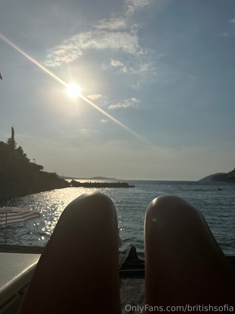 BritishSofia onlyfans strip tease