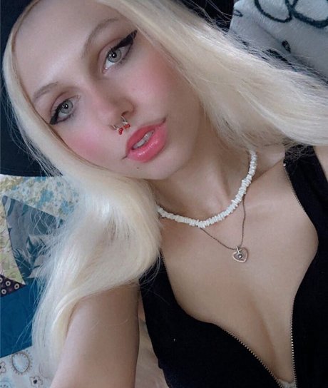 babydoll1912 onlyfans strip tease