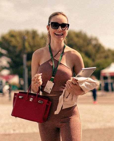 Elena Berri onlyfans tits