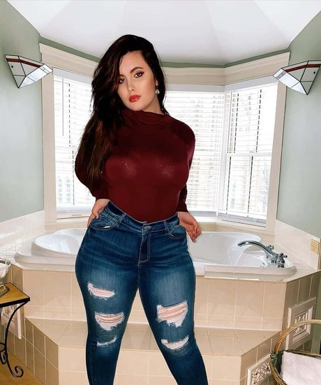 Sofia MacBeth onlyfans leaks xxx