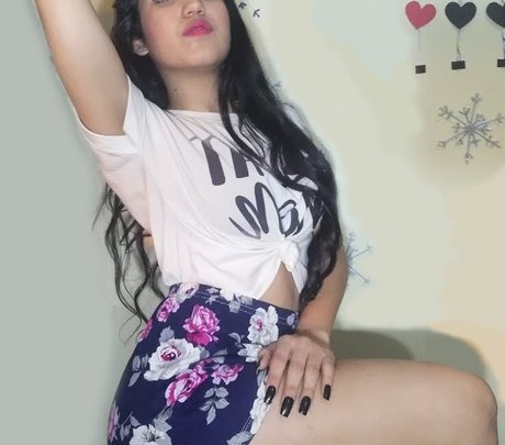 Elis Scratching ASMR onlyfans naked leaked