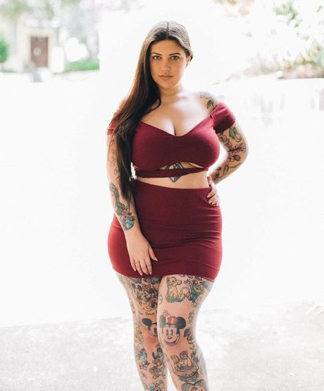 Nikki Hunter onlyfans naked pics